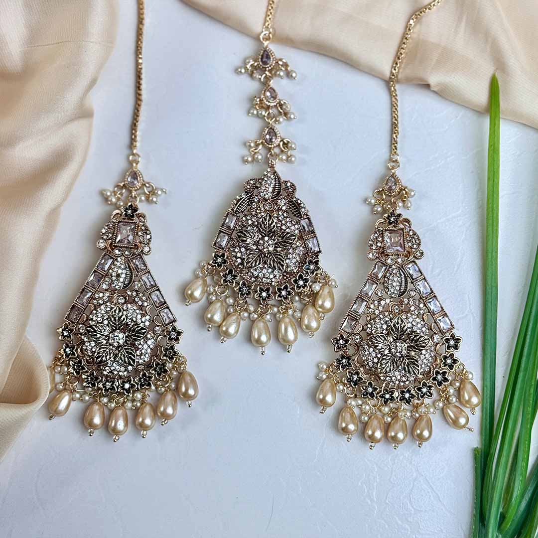 Ambera Earrings Teeka Set