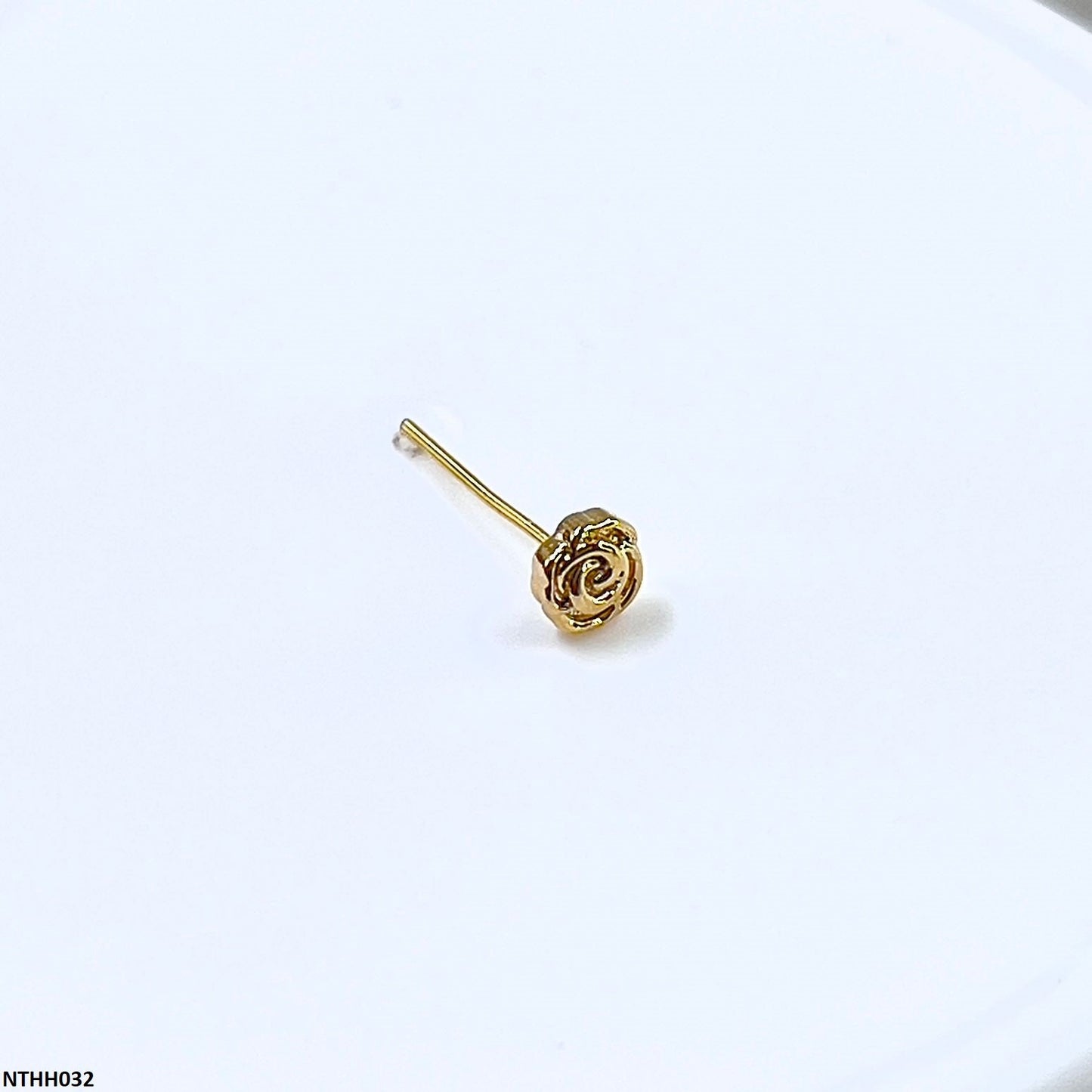 NTHH032 XYL Flower Nose Pin - NTHH