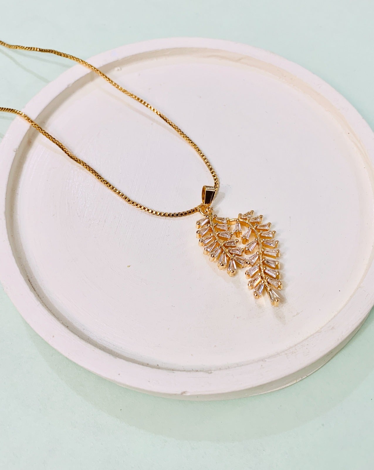 Zircon Pendant-272 (Golden/White)