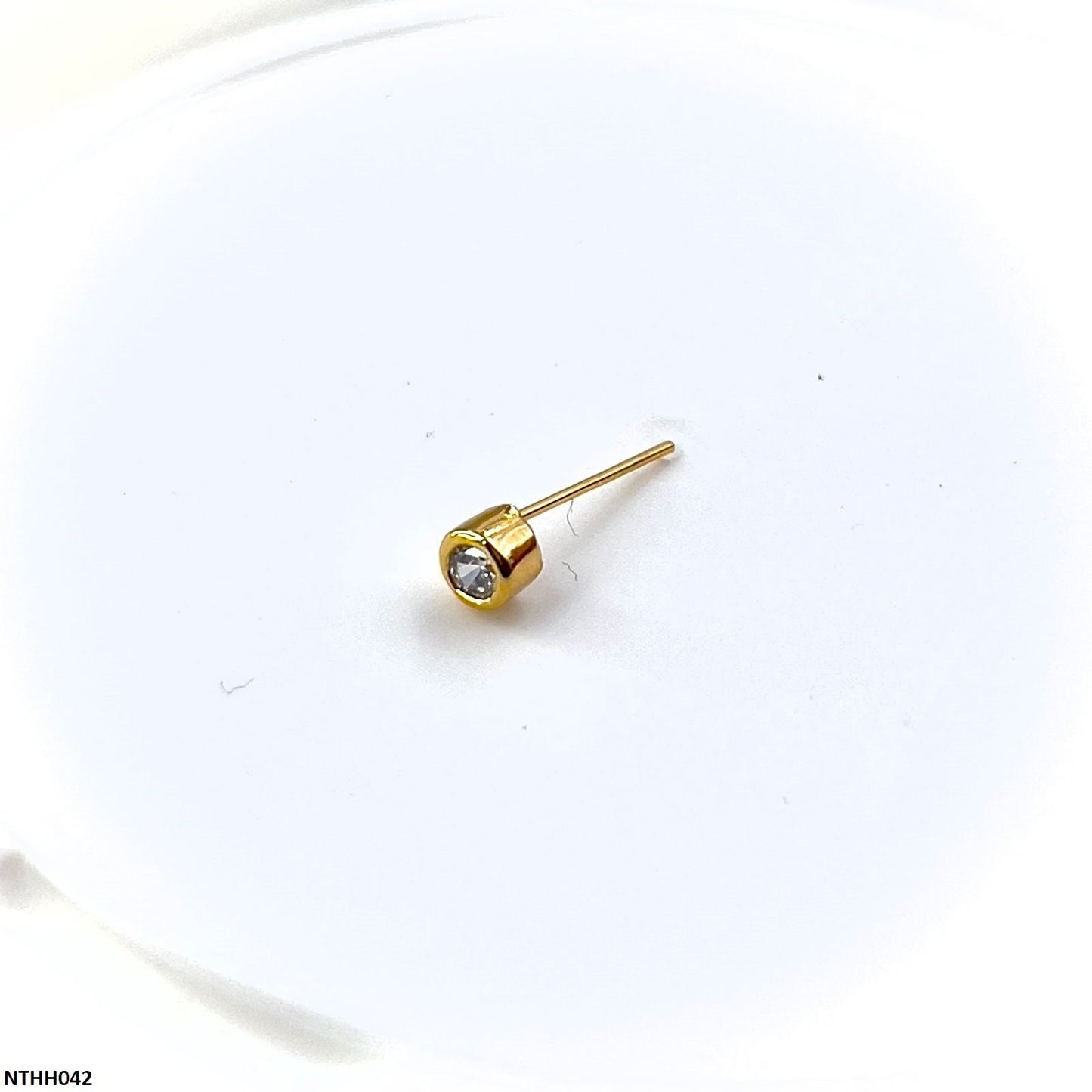 NTHH042 XYL Round  Stone Nose Pin - NTHH