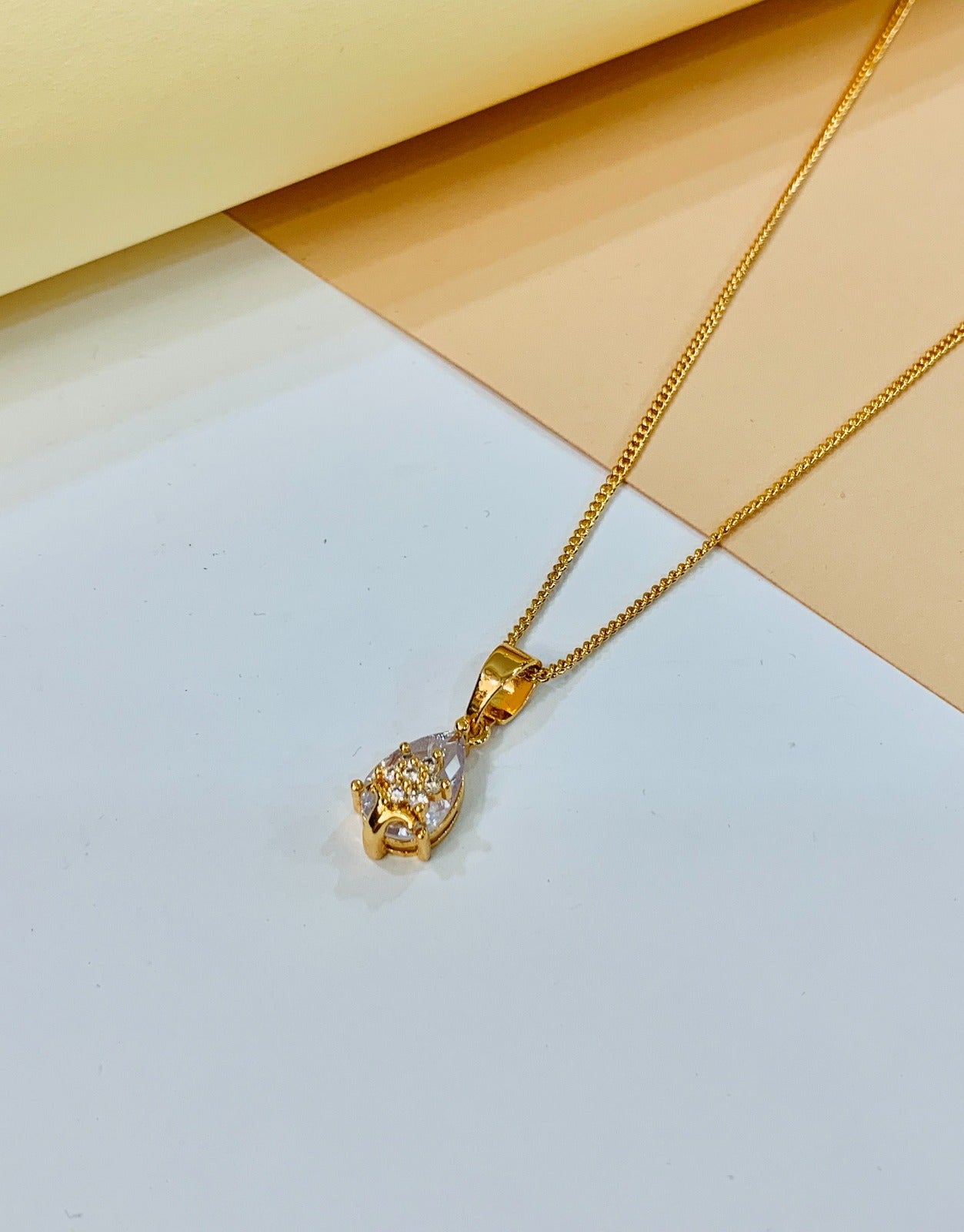 Zircon Pendant-227 (White)